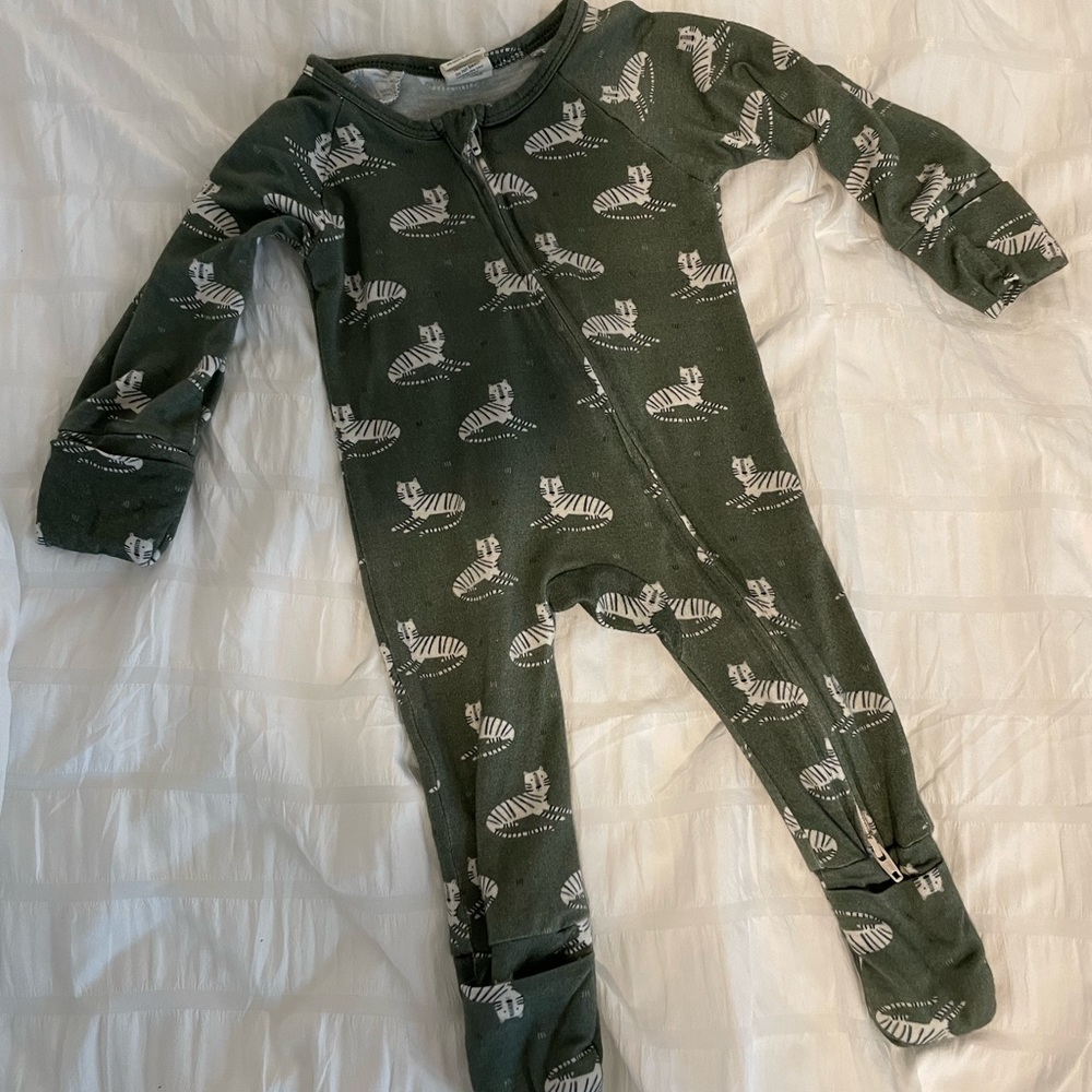 Larkspur Baby Company Convertible Footed Romper 0-3 Month